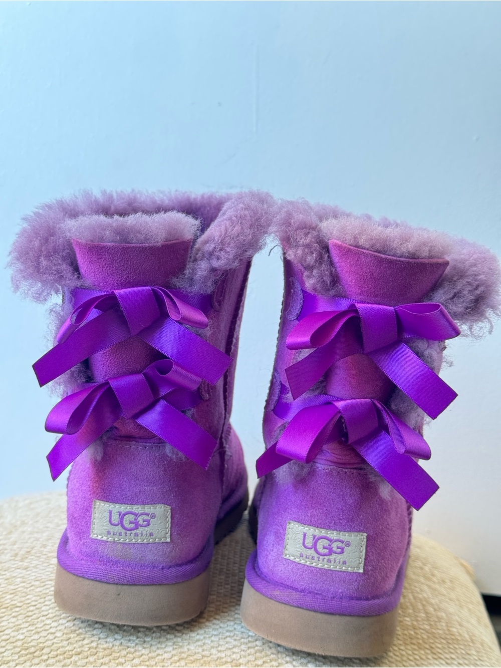 UGG pink/purple ish magenta Bailey Bow ||